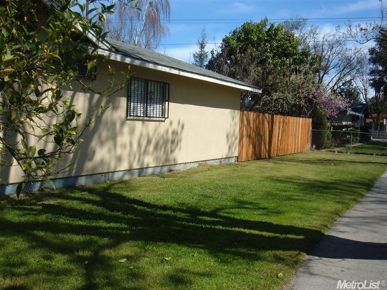 925 Middlecoff Ave, Modesto, CA 95351 photo 3