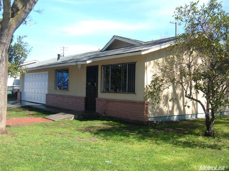 925 Middlecoff Ave, Modesto, CA 95351 photo 2