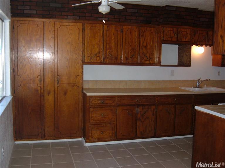 925 Middlecoff Ave, Modesto, CA 95351 photo 5