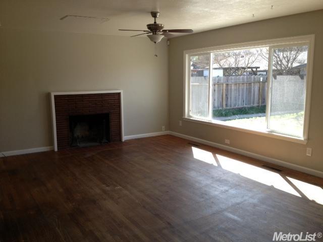 1433 Lorry Ct, Modesto, CA 95355 photo 2