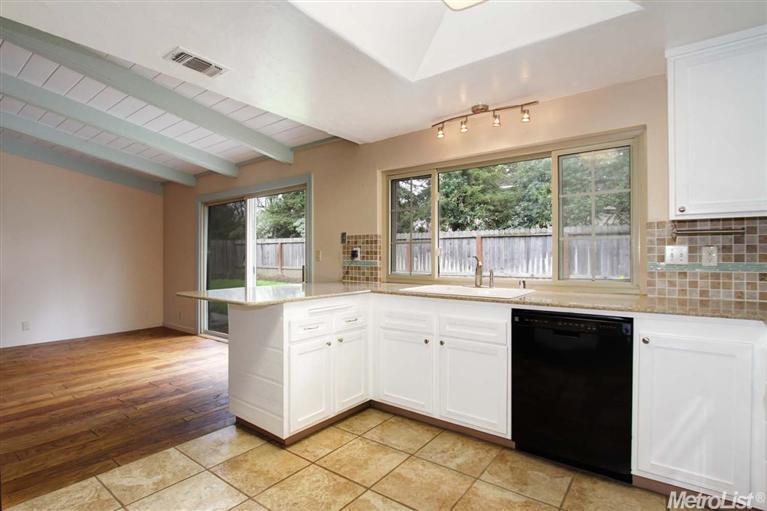 404 Fiesta Ave, Davis, CA 95616 photo 14