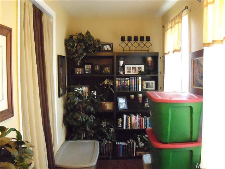 322 E 1st St, Ripon, CA 95366 photo 3
