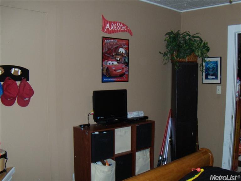 322 E 1st St, Ripon, CA 95366 photo 9