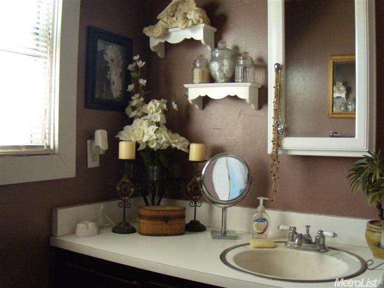 322 E 1st St, Ripon, CA 95366 photo 6