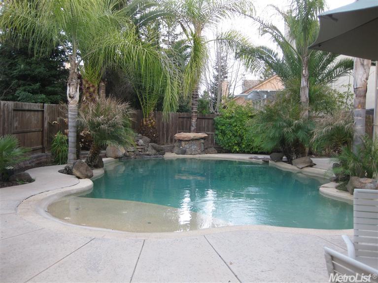 1813 St Mayeul Dr, Modesto, CA 95356 photo 2