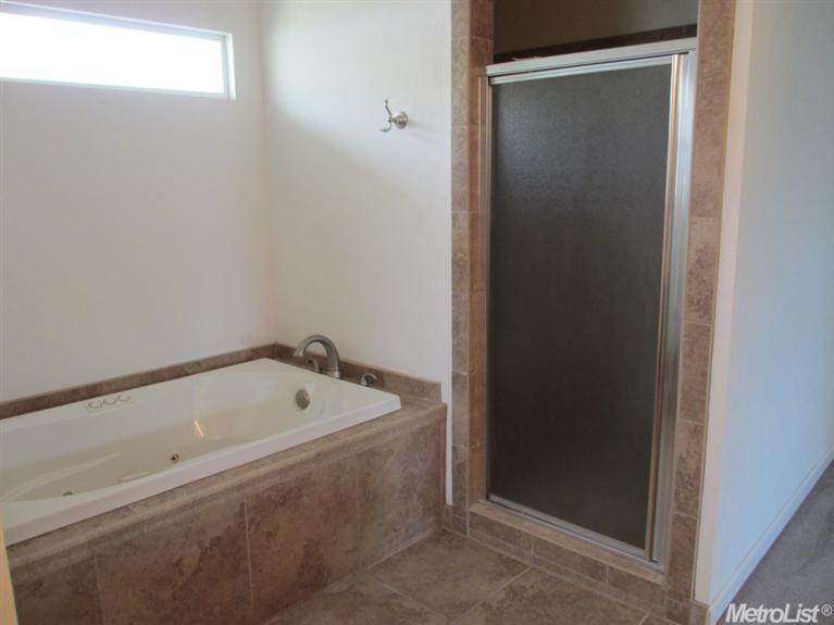 1011 W Pine St, Lodi, CA 95240 photo 7