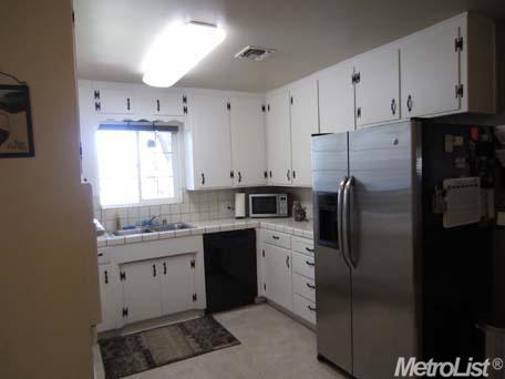 1900 Arlington Dr, Modesto, CA 95350 photo 9