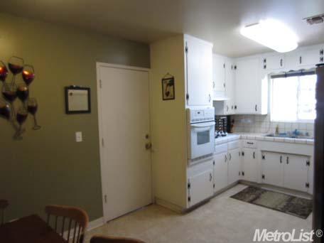 1900 Arlington Dr, Modesto, CA 95350 photo 8