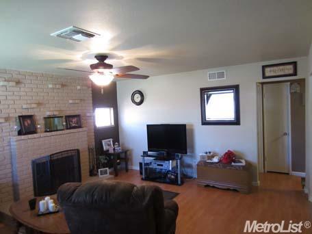1900 Arlington Dr, Modesto, CA 95350 photo 6