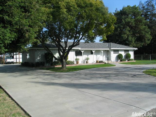 1236 S Johnson Rd, Turlock, CA 95380 photo 1