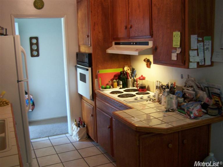 1308 Nutmeg Ln, Davis, CA 95618 photo 2