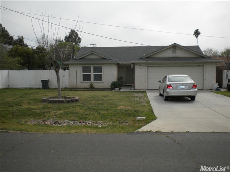 1008 J St, Lathrop, CA 95330 photo 1
