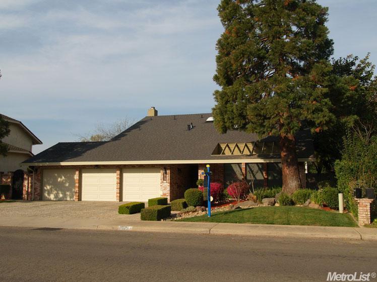 3713 Drakeshire Dr, Modesto, CA 95356 photo 2