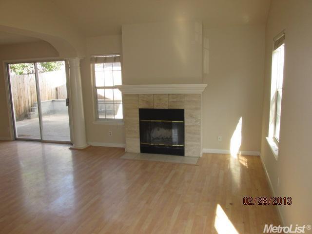 3926 Cyrus Ln, Carmichael, CA 95608 photo 3