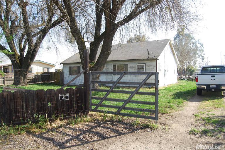 11901 Griffith Rd, Turlock, CA 95380 photo 2