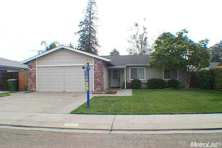 616 Madsen Dr, Ripon, CA 95366 photo 1