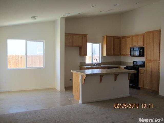 21647 S Hammonds Cir, Dos Palos, CA 93620 photo 6