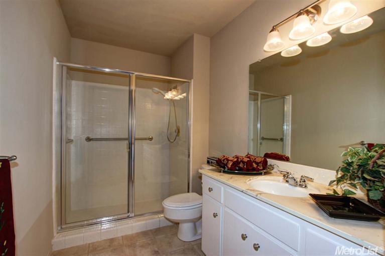 6826 Westmore Way, Carmichael, CA 95608 photo 15