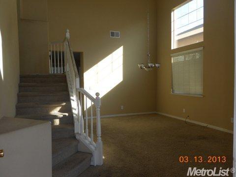 51 Travertine Ct, Lathrop, CA 95330 photo 2