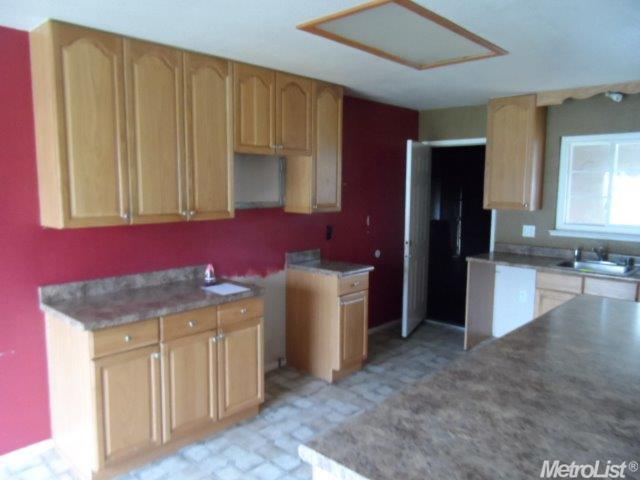 2001 Celeste Dr, Modesto, CA 95355 photo 3