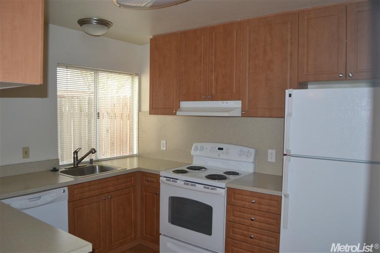 1561 Drake Dr, Davis, CA 95616 photo 2