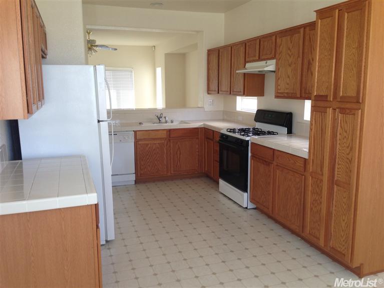 3593 Santiago Ave, Merced, CA 95348 photo 3