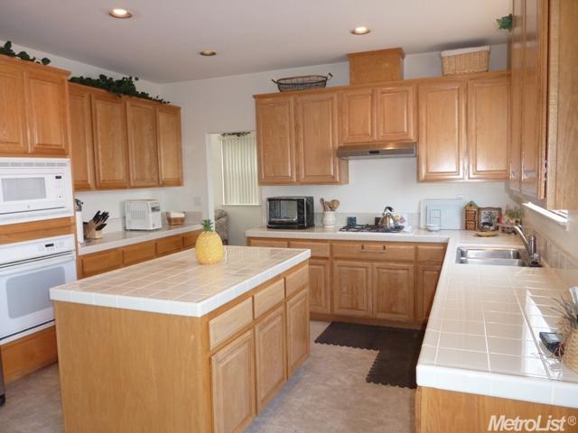 1417 Lecourbe Ct, Modesto, CA 95356 photo 8