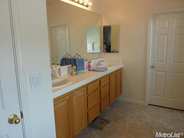 1417 Lecourbe Ct, Modesto, CA 95356 photo 17