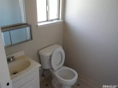 277 Dana Ct, Manteca, CA 95336 photo 9