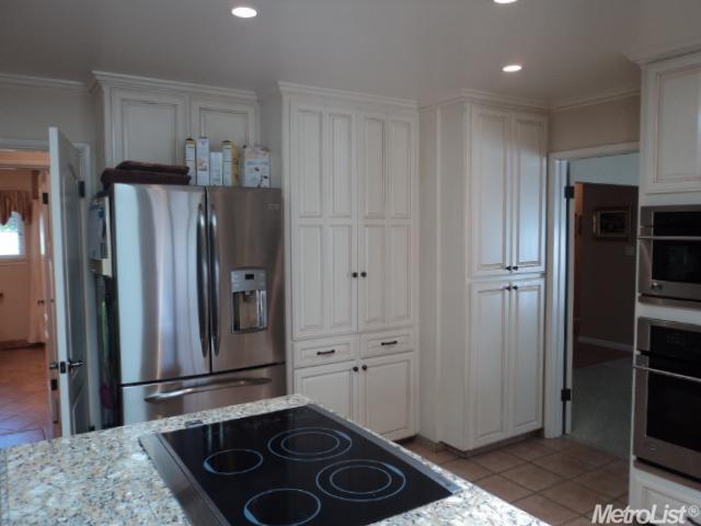 900 Wellsford Rd, Modesto, CA 95357 photo 12