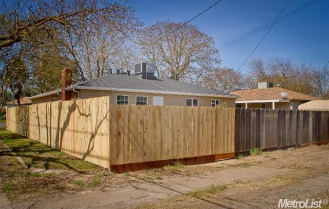 1902 Edsel Ave, Modesto, CA 95350 photo 12