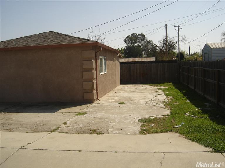 2001 4th St, Hughson, CA 95326 photo 5
