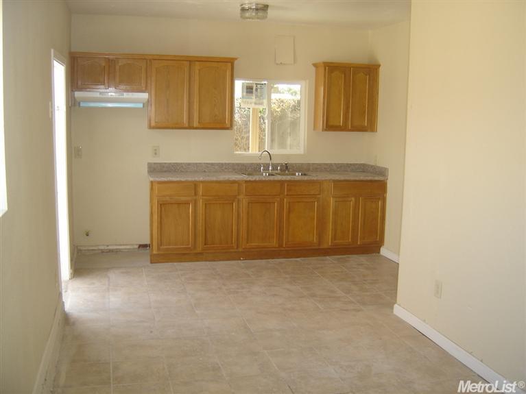 2001 4th St, Hughson, CA 95326 photo 11