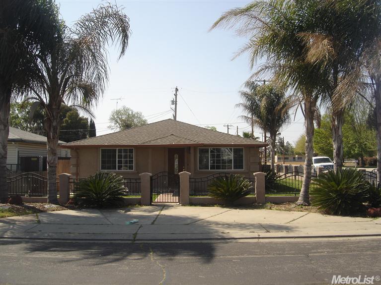 2001 4th St, Hughson, CA 95326 photo 1
