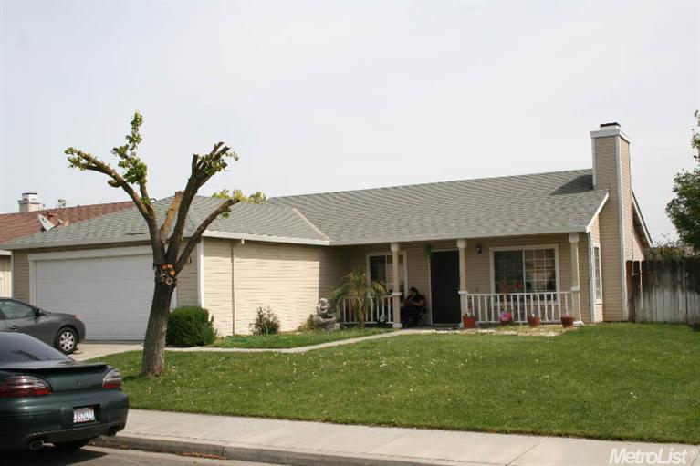 1008 Blue Bonnet Dr, Newman, CA 95360 photo 2