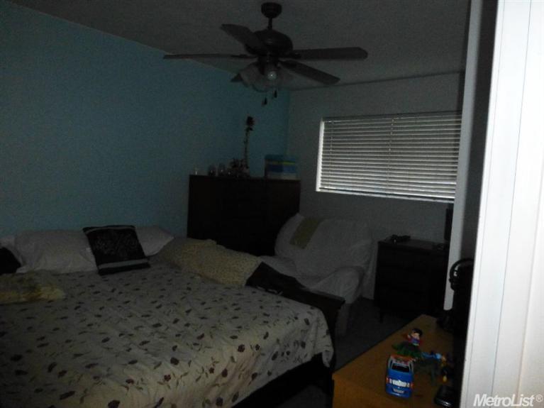 645 E North St, Manteca, CA 95336 photo 6