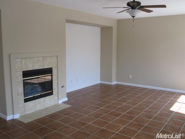 310 Arezzo Way, Tracy, CA 95377 photo 4