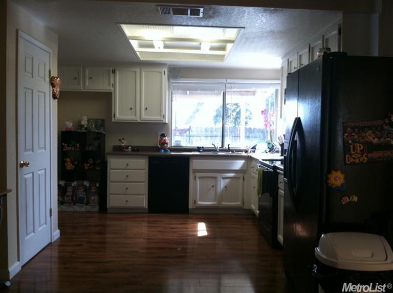 3516 W Longbridge Dr, Modesto, CA 95356 photo 4