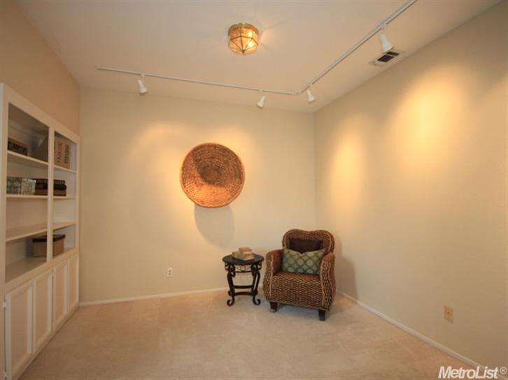 2325 Eagle Ct, Rocklin, CA 95677 photo 3