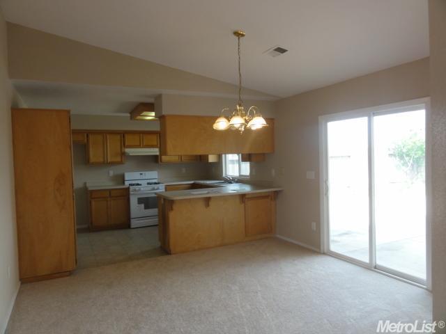 577 Monique Ct, Merced, CA 95341 photo 4