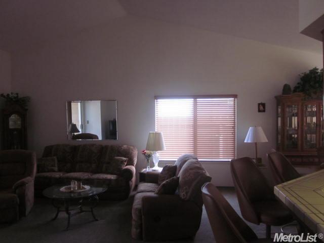 1891 Earl Way, Tracy, CA 95376 photo 4
