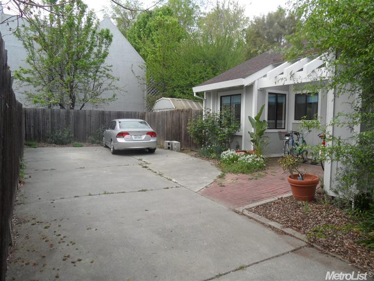 2407 Sparrow Ct, Davis, CA 95616 photo 2