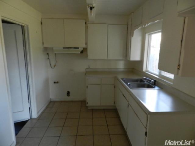 1609 Bedford Ave, Modesto, CA 95351 photo 5