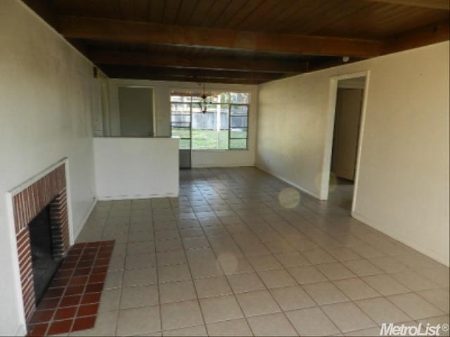 1609 Bedford Ave, Modesto, CA 95351 photo 2