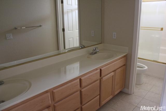 669 Pecan Dr, Ripon, CA 95366 photo 14