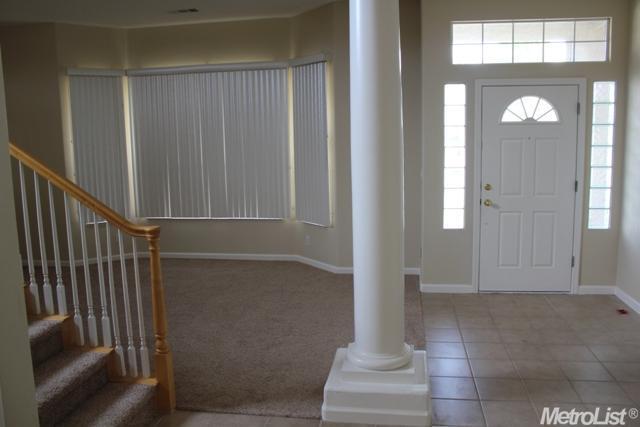 669 Pecan Dr, Ripon, CA 95366 photo 2
