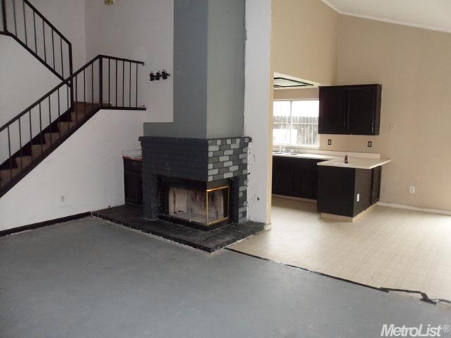 1008 E Fairmont Ave, Modesto, CA 95350 photo 2