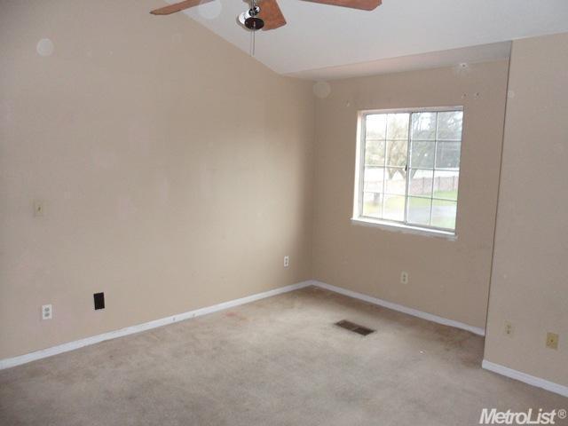 1008 E Fairmont Ave, Modesto, CA 95350 photo 11