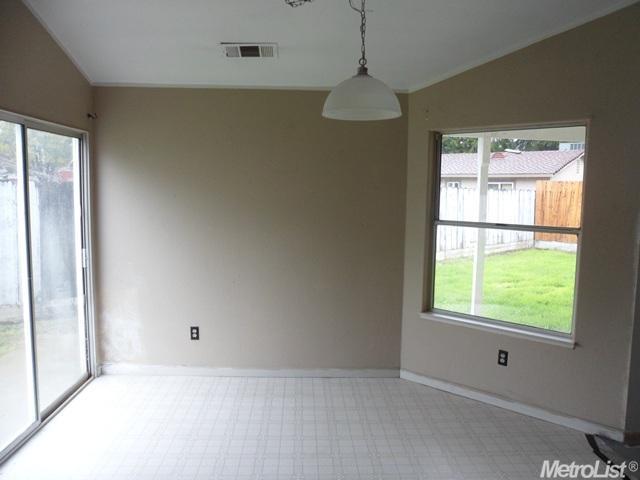 1008 E Fairmont Ave, Modesto, CA 95350 photo 7