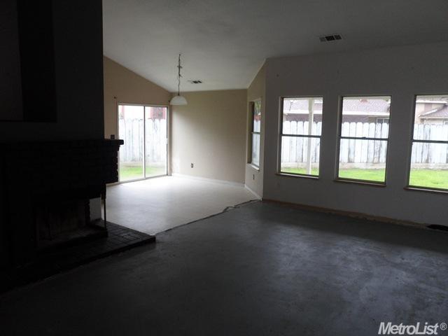 1008 E Fairmont Ave, Modesto, CA 95350 photo 4